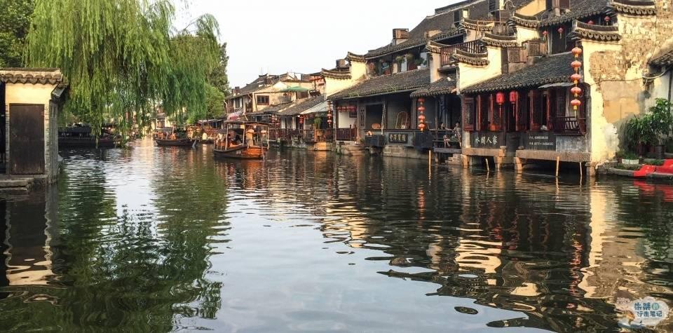 苏州：腊梅相伴小寒来 水墨画里学民俗